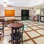 Super 8 by Wyndham Houston/I-10/Federal Road