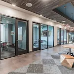 East Dt Houston Getaway Near Parks And Restaurants