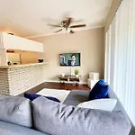 2/1 King/Queen. Mins From Dt, Medcenter, Fast Wifi