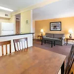 Oyo Hotel & Apartments Houston Galleria