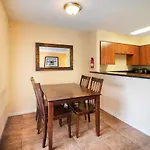 Oyo Hotel & Apartments Houston Galleria