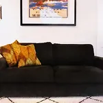 Cute And Cozy Apartments In Montrose, Near Parks, Eats And Shops
