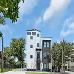 Luxury Stay At The Heights~Close To Downtown