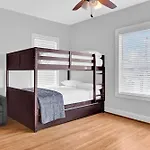 *Sweet Houston*/12Ppl/3Br/1B