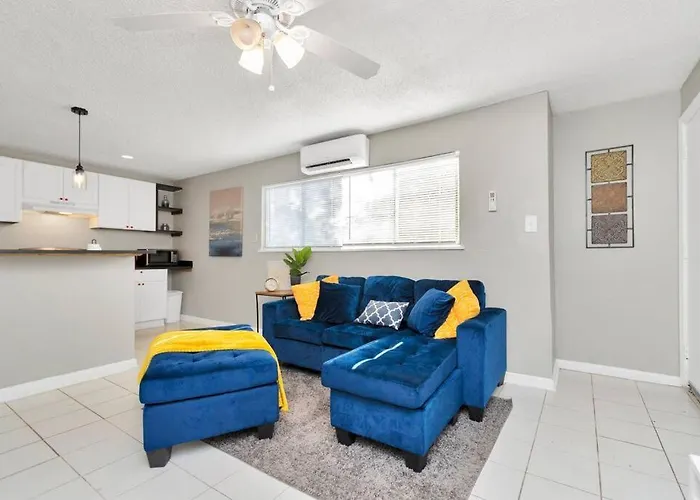 Quiet Oasis With 1 Bedroom In The Montrose Area