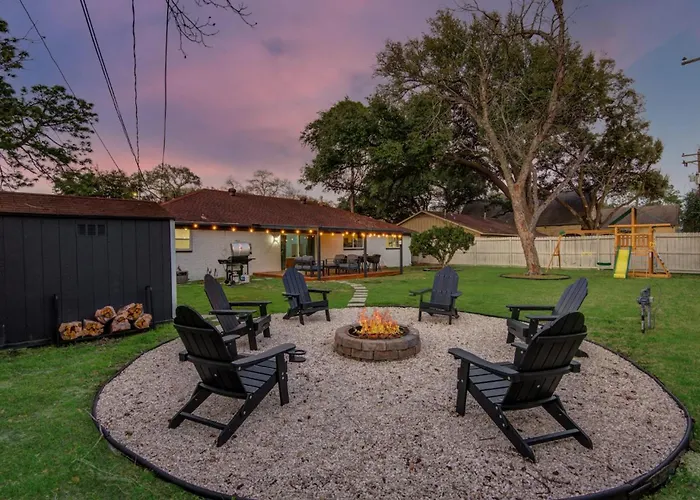 4-Bd Mid-Modern Century With Firepit & Playground