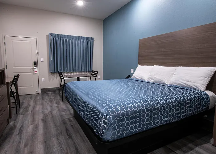 Azul Inn