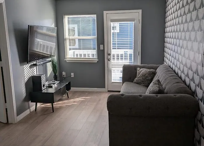 Cozy 2B Apartment Near Uofh And Tsu!