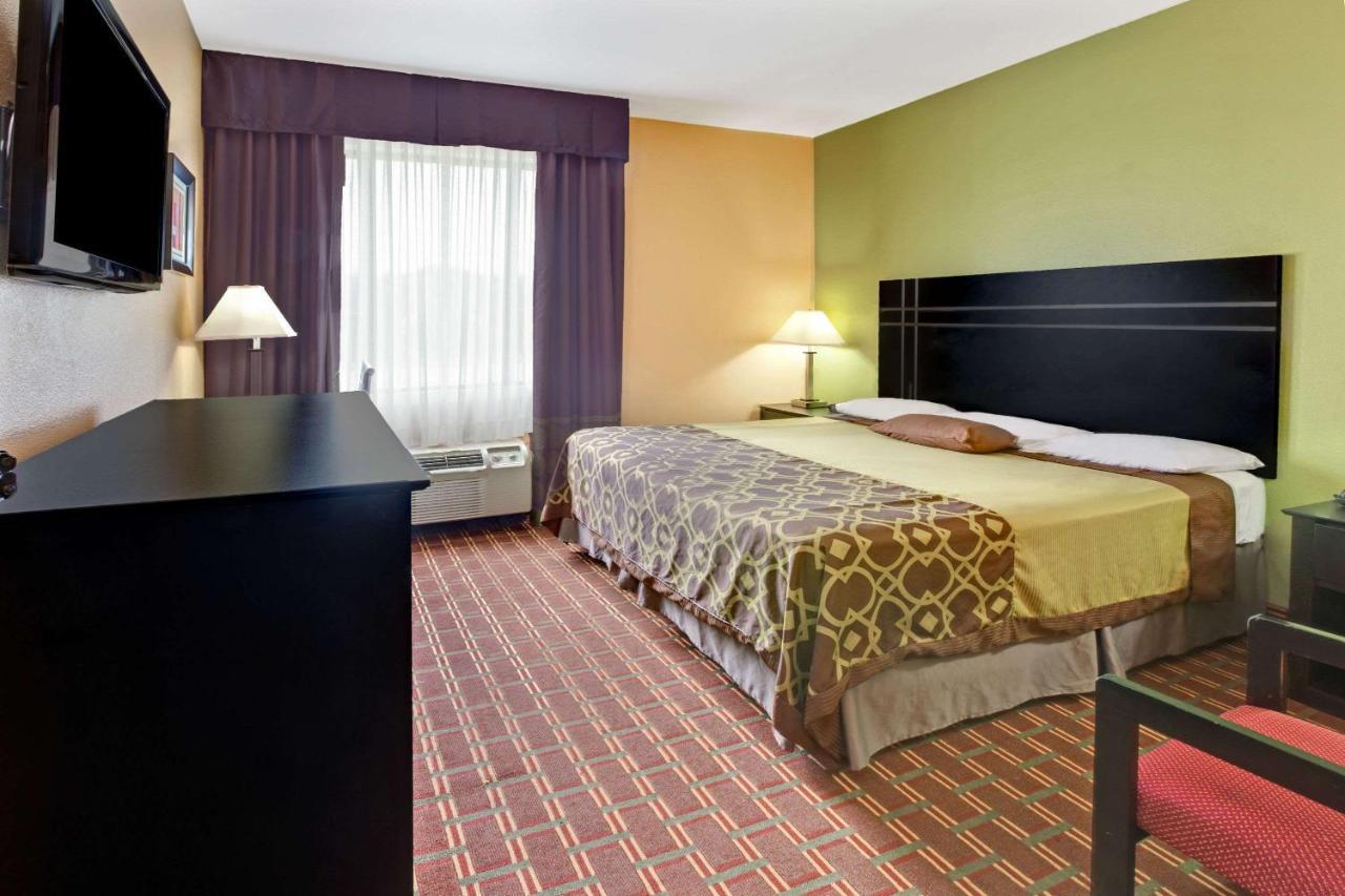 Hotel Super 8 By Wyndham Houston/i-10/federal Road
