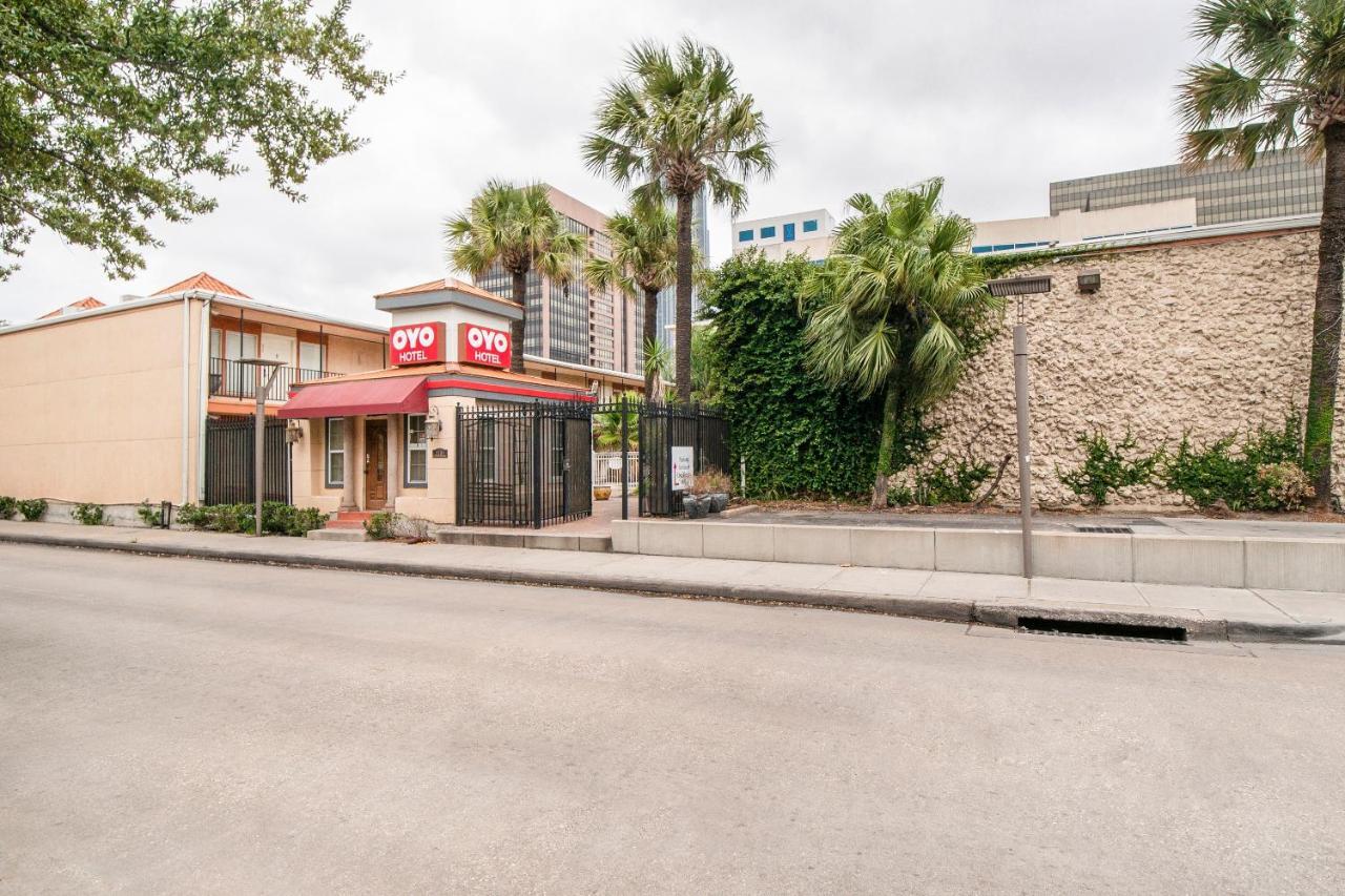 Hotel Oyo & Galleria Houston