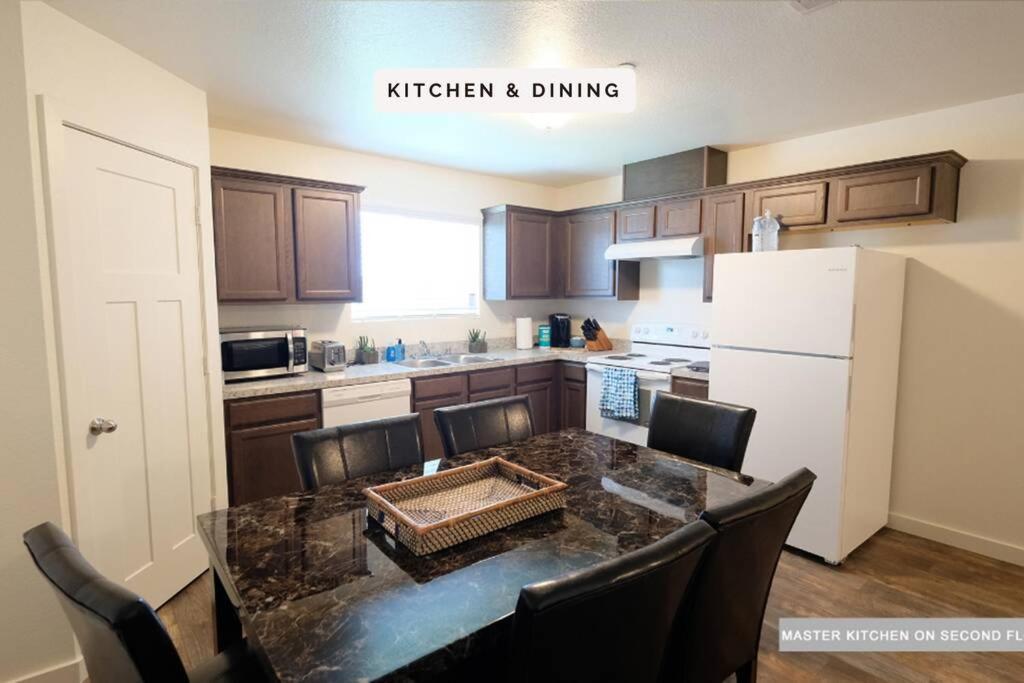 3 Story, 3 Bdrm, 4 Beds, 2 Bath, North Houston, Iah - 10b *