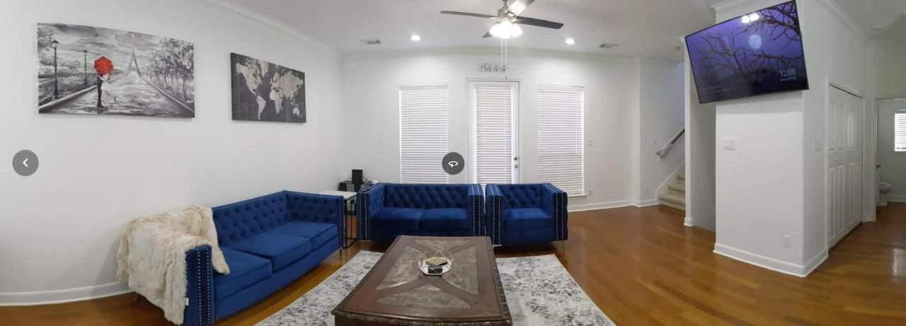 Luxury 3-story In Downtown
