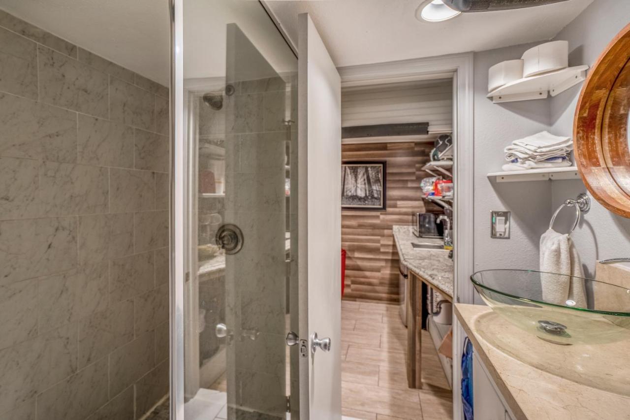 Apartment East Downtown Modern Cabin