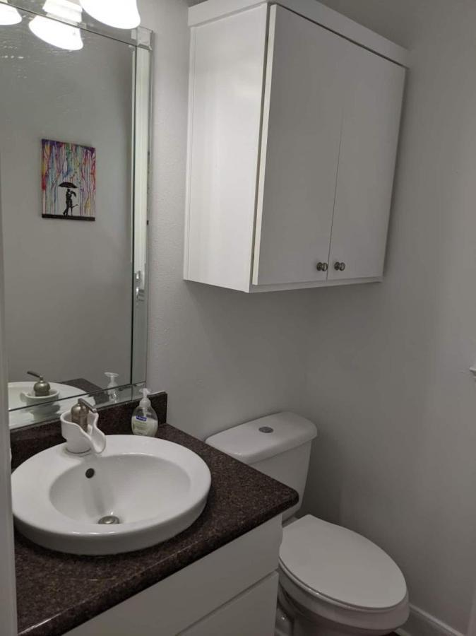 Luxury 3-story In Downtown *