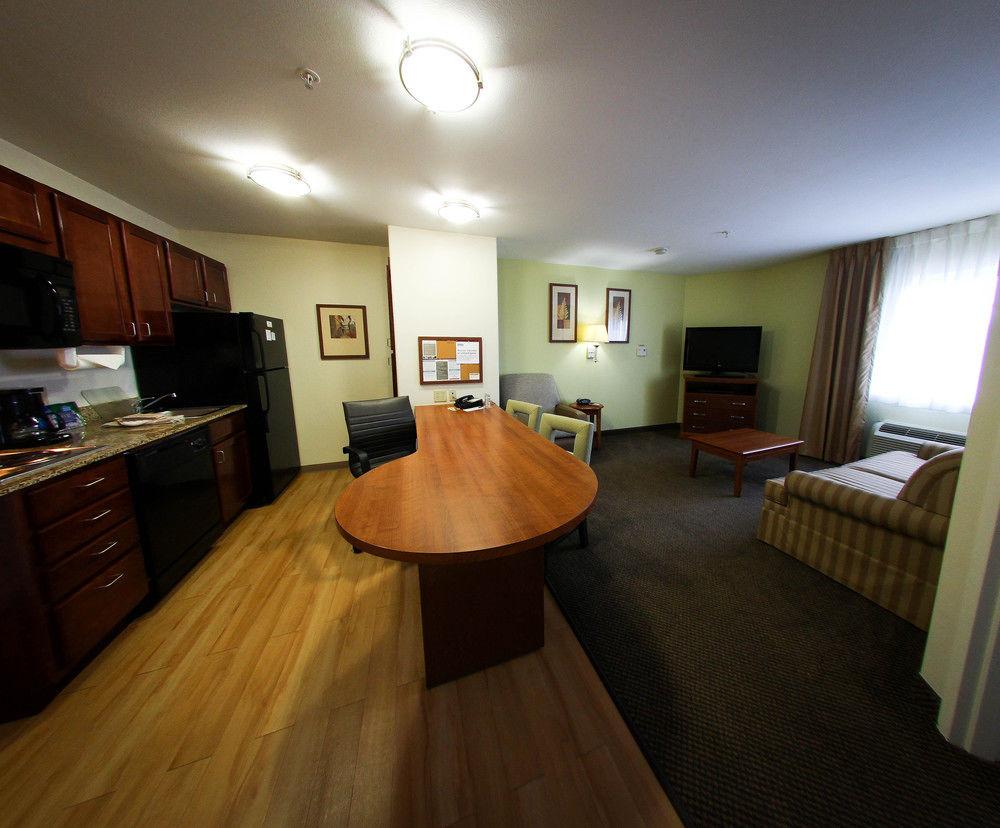 Candlewood Westchase - Westheimer By Ihg Hotel 2*