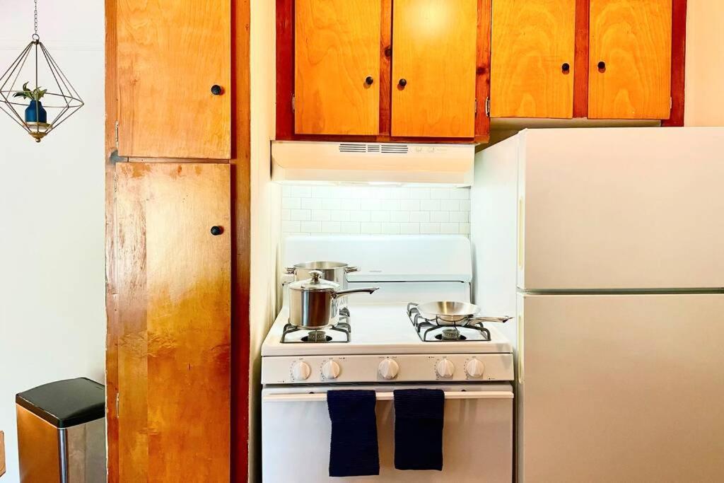 2/1 King/Queen. Mins From Dt, Medcenter, Fast Wifi Apartment *