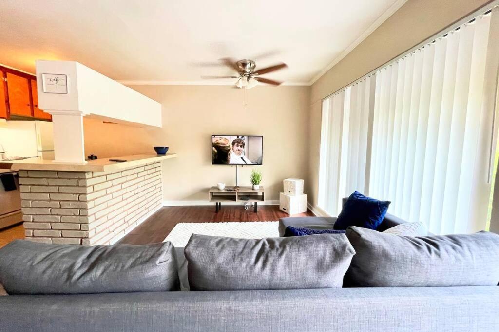 2/1 King/Queen. Mins From Dt, Medcenter, Fast Wifi Houston