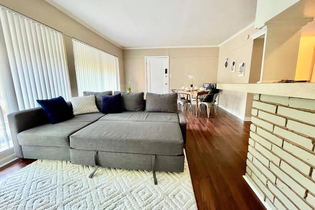 2/1 King/Queen. Mins From Dt, Medcenter, Fast Wifi *
