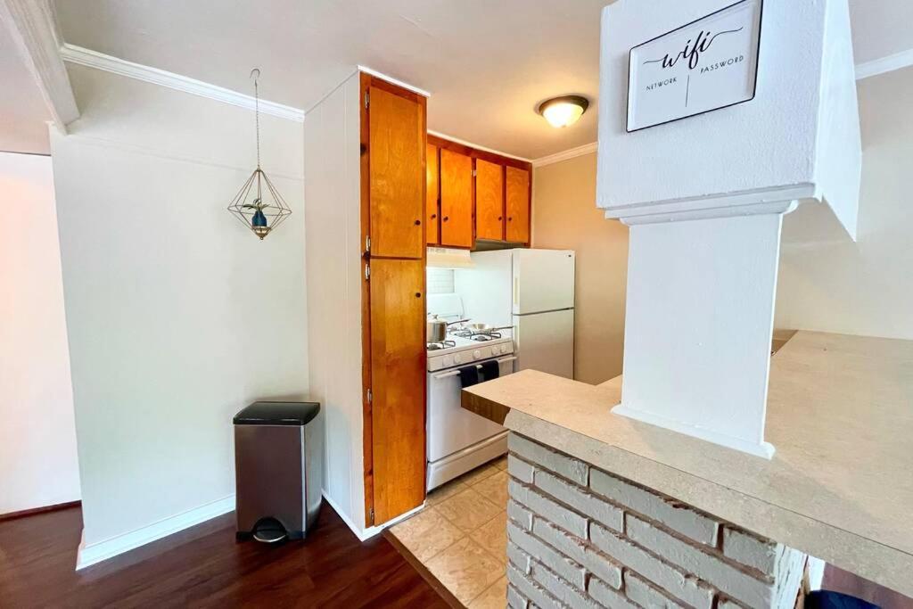 2/1 King/Queen. Mins From Dt, Medcenter, Fast Wifi Apartment *