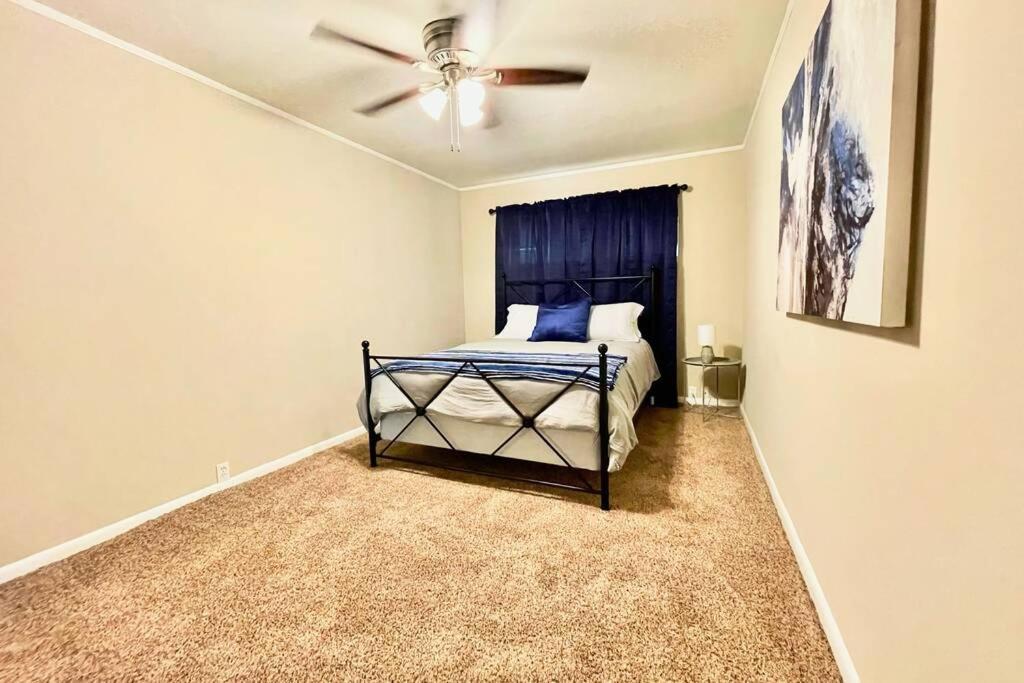 2/1 King/Queen. Mins From Dt, Medcenter, Fast Wifi * Houston