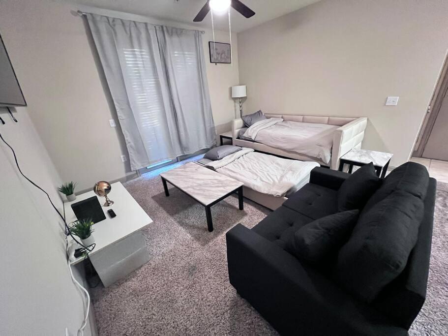 Galleria-uptown Modern Apt Apartment
