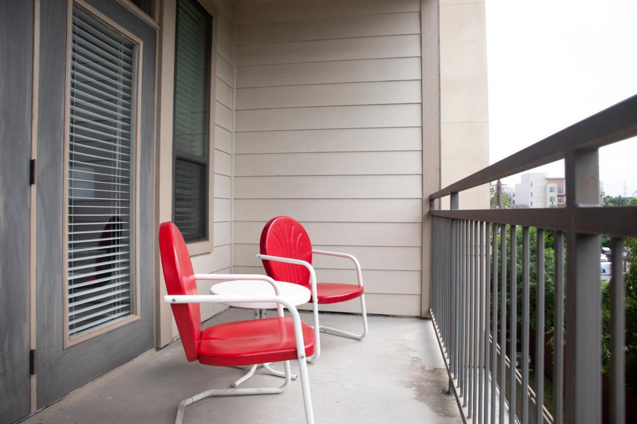 Wanderjaunt - Apartments In Montrose Apartment Houston