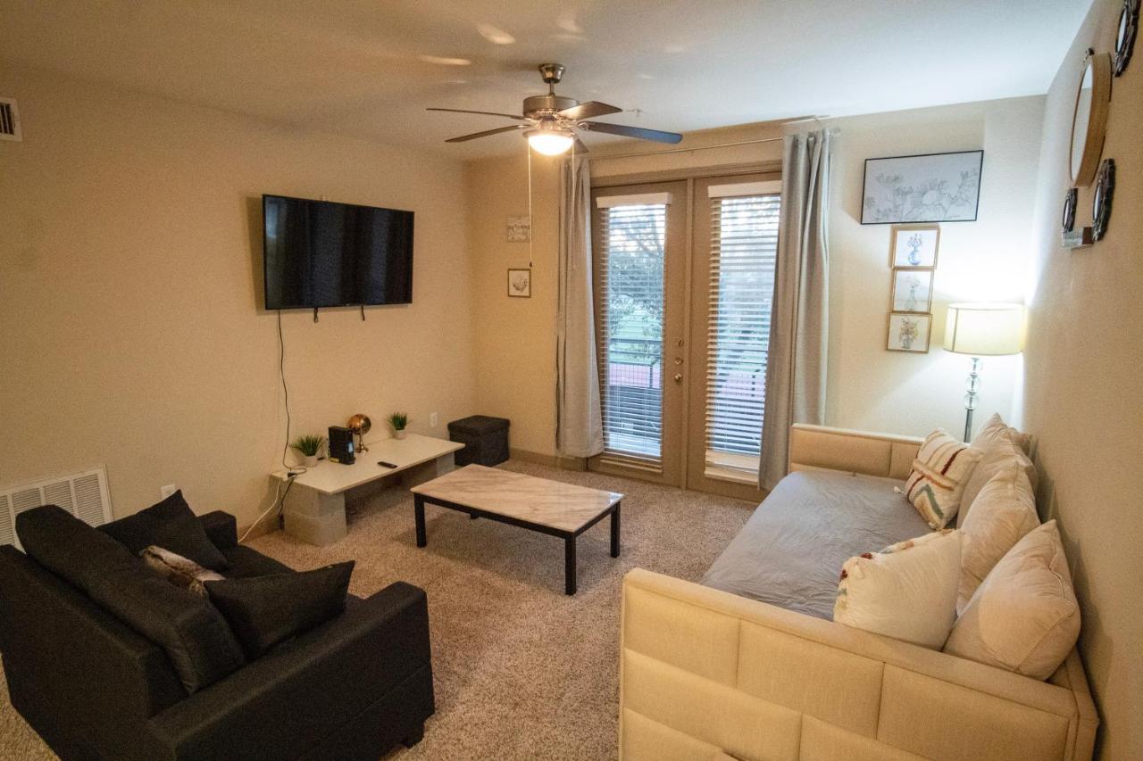 Galleria-uptown Modern Apt