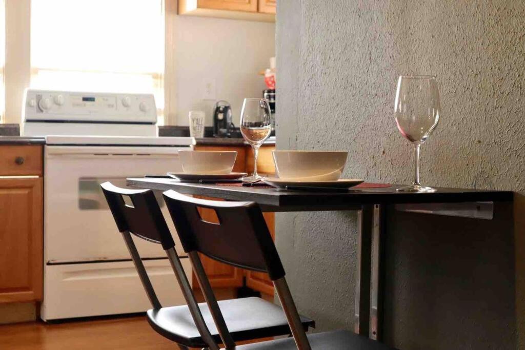 1br Montrose Parking Downtown Medical Center