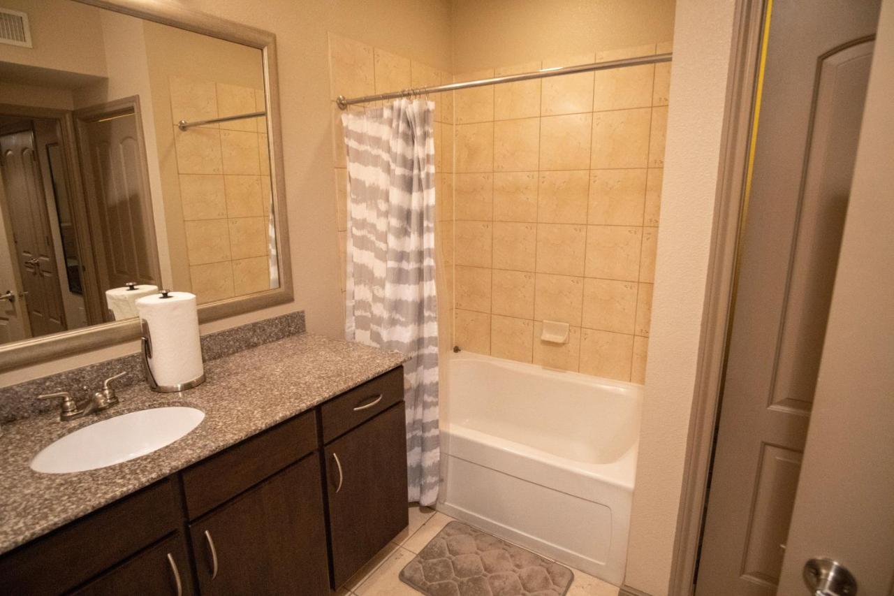 Galleria-uptown Modern Apt *