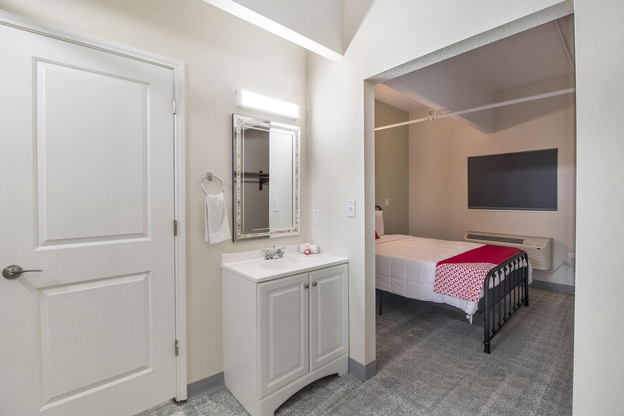 Oyo & Galleria Hotel Houston