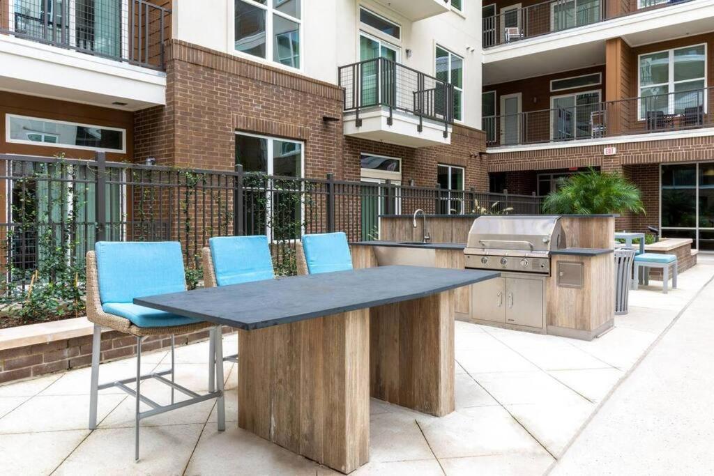 Luxury With King Bed And Pool And Free Parking 4 Apartment Houston
