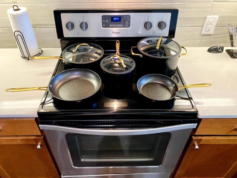 Luxury With King Bed And Pool And Free Parking 4 Apartment