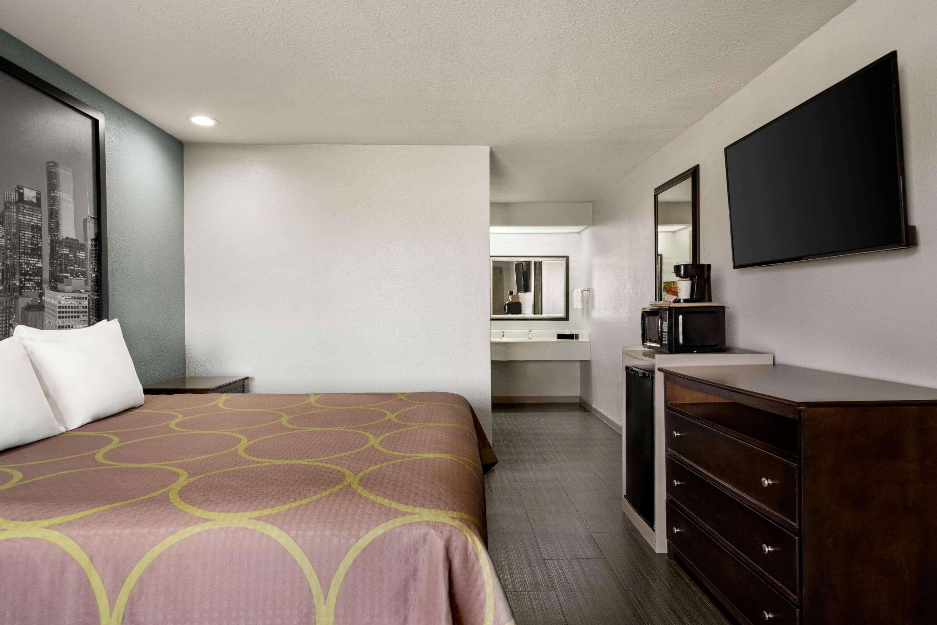 Hotel Super 8 By Wyndham Downtown I-610