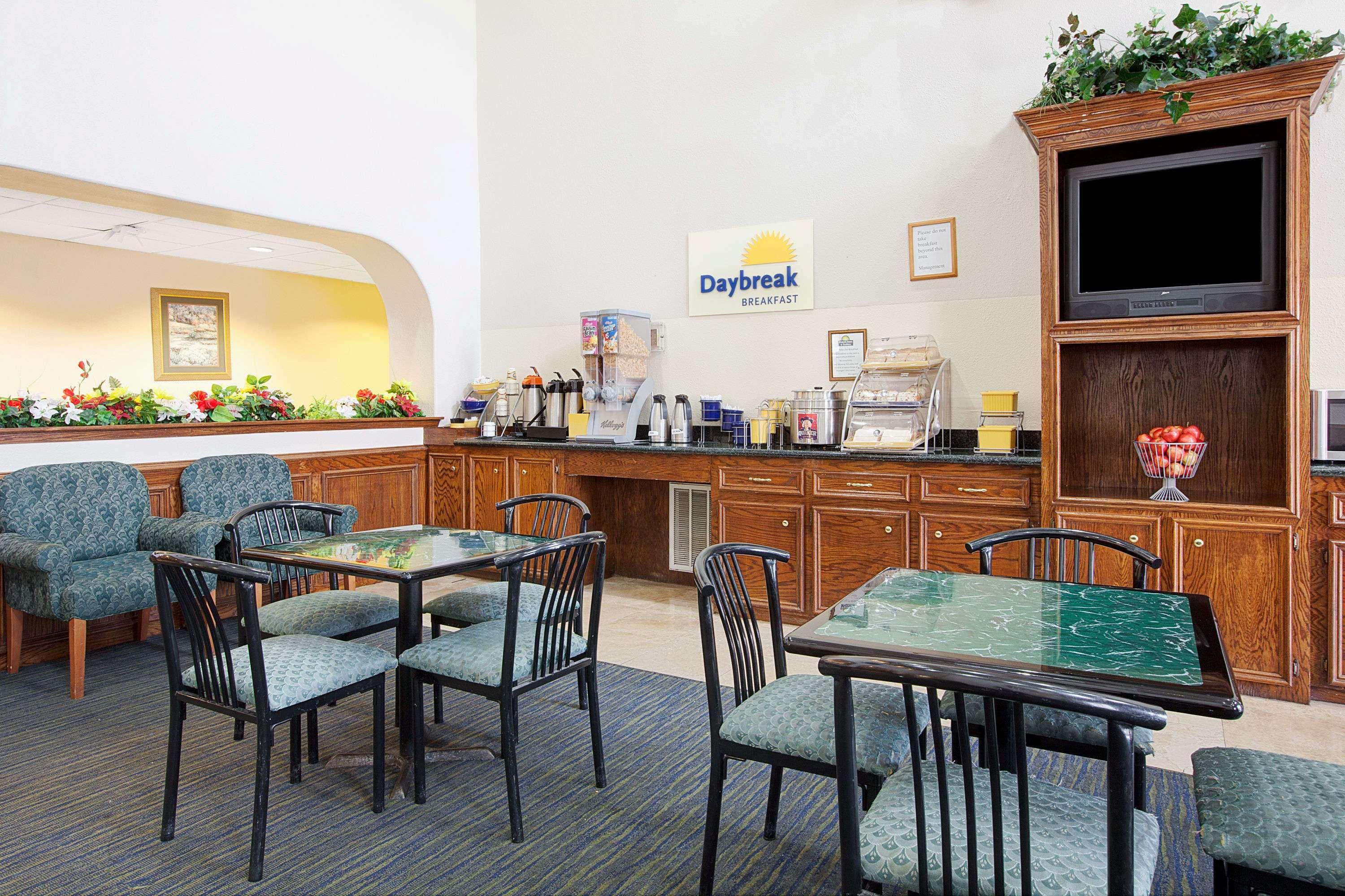 Days & By Wyndham North/aldine 2*