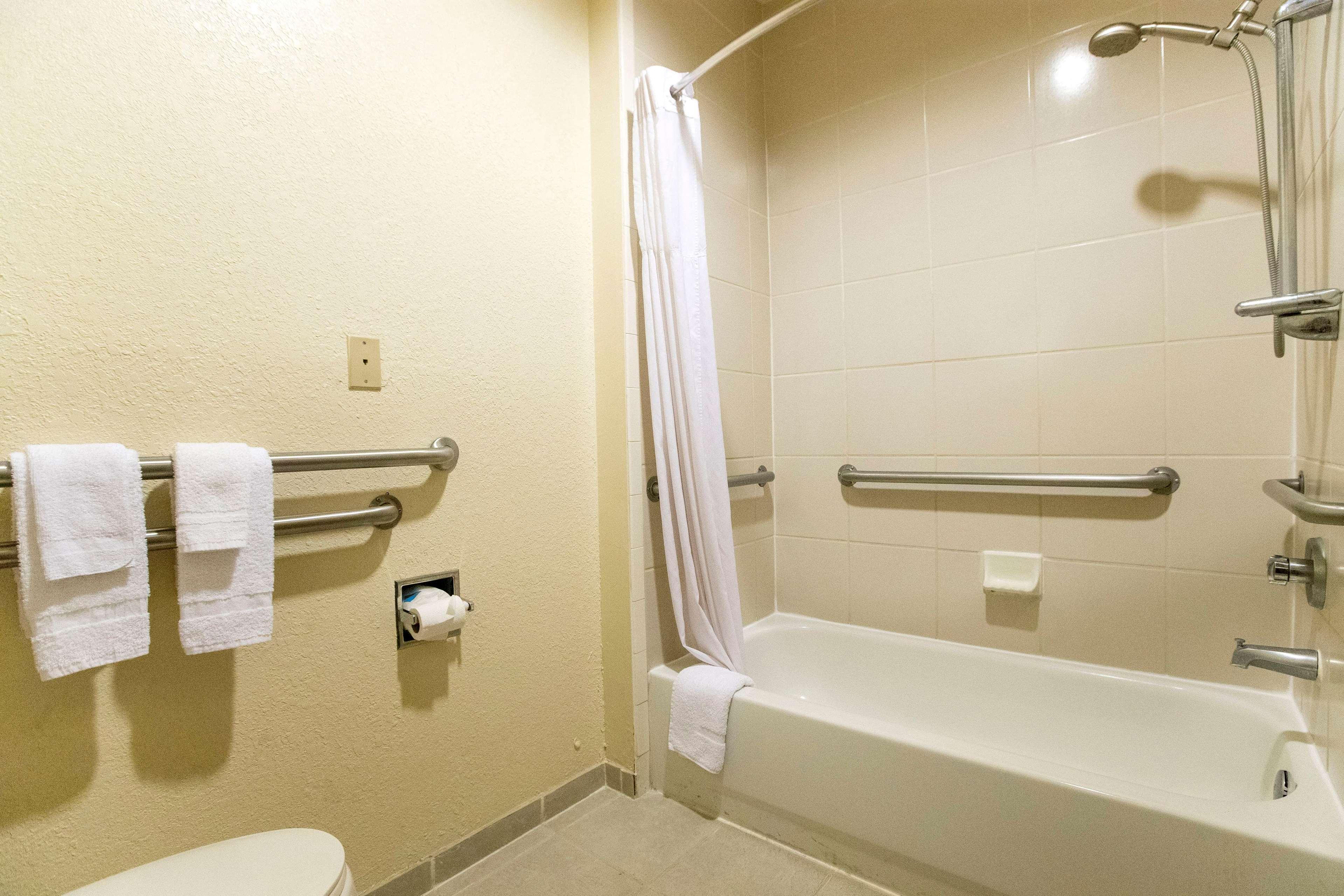 Days & By Wyndham North/aldine 2* Houston