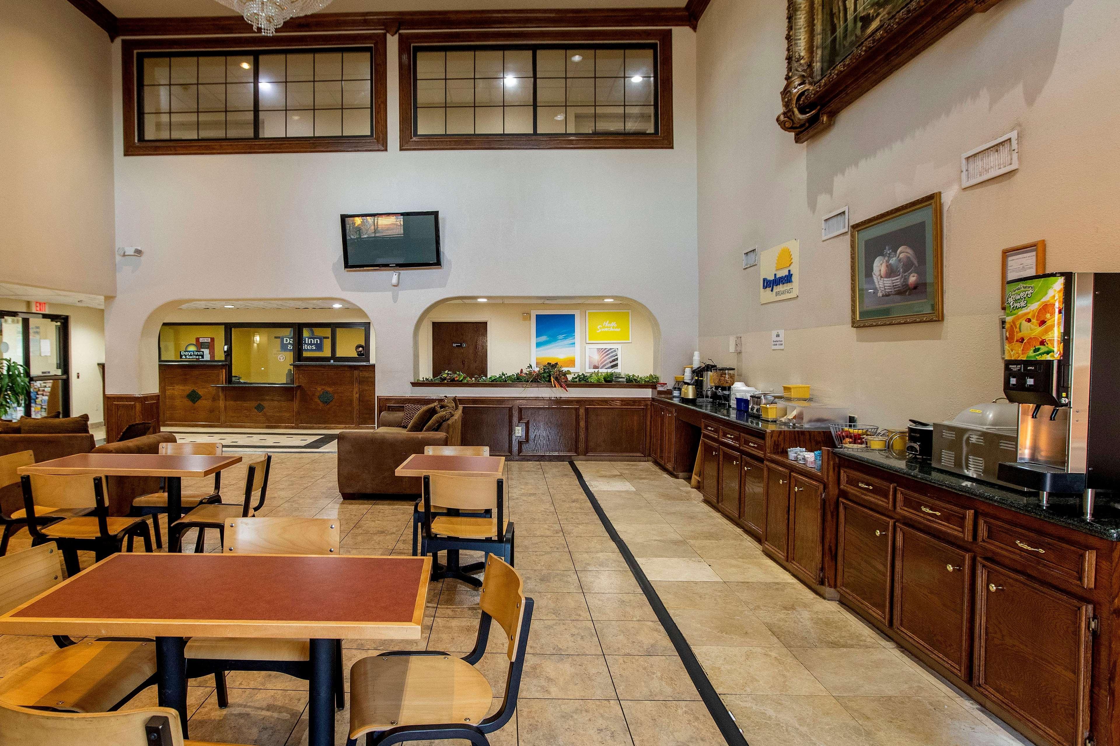 Hotel Days & By Wyndham North/aldine 2*