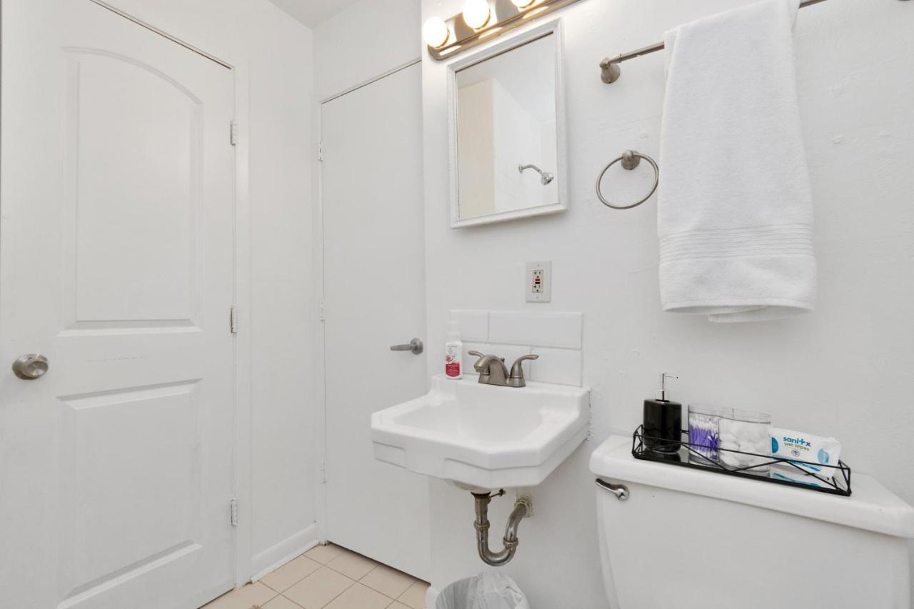 Quiet Oasis With 1 Bedroom In The Montrose Area Apartment Houston