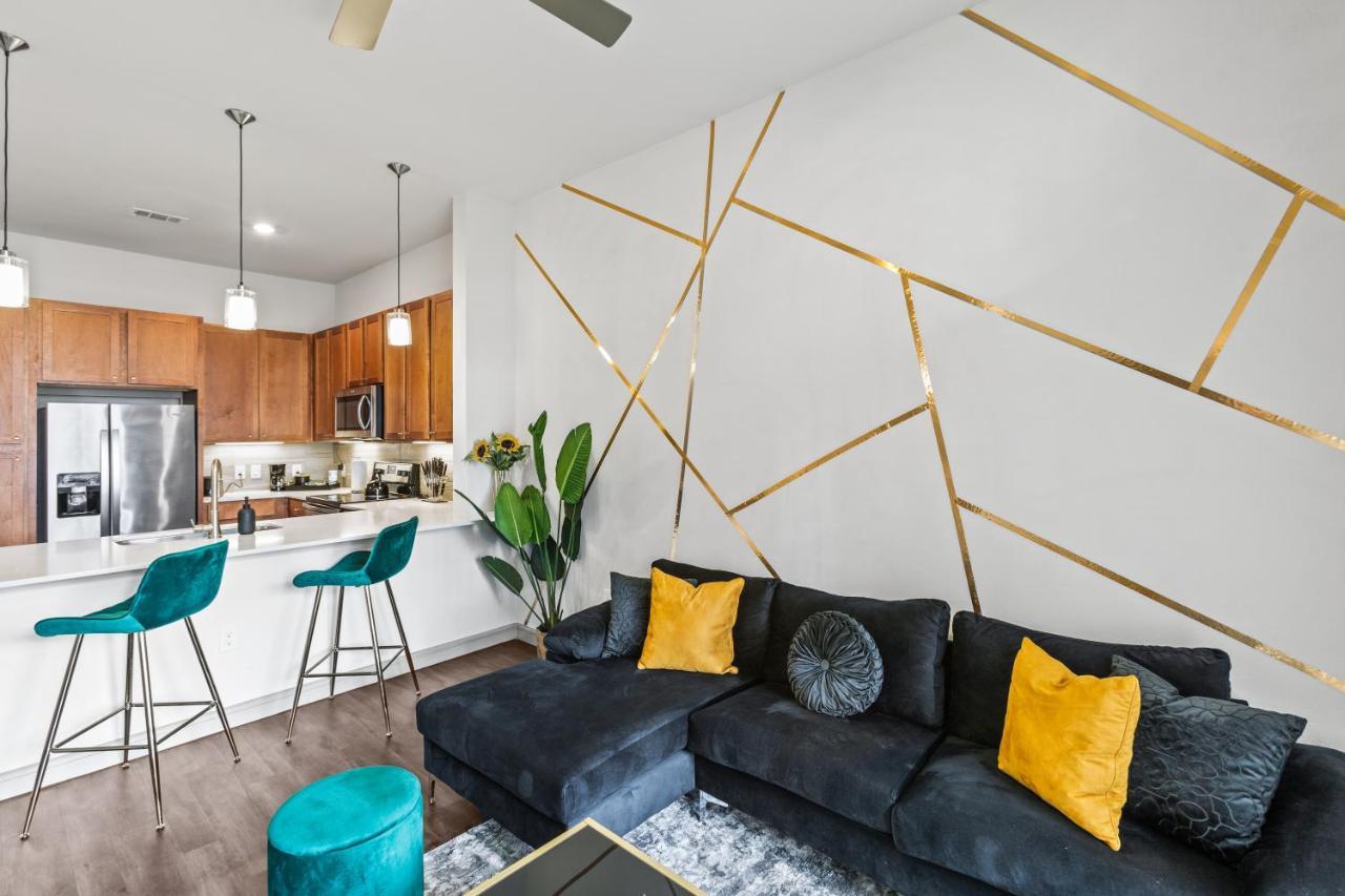 Luxury With King Bed And Pool And Free Parking 4 Houston