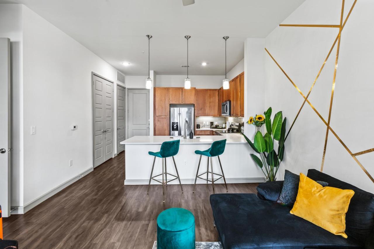 Luxury With King Bed And Pool And Free Parking 4 Apartment Houston