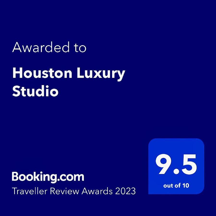 Luxury Studio Apartment *