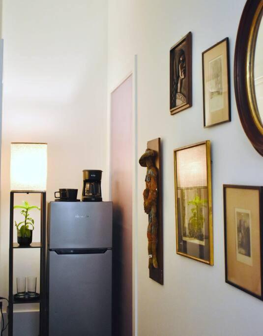 Cute And Cozy In Montrose, Near Parks, Eats And Shops Apartment Houston