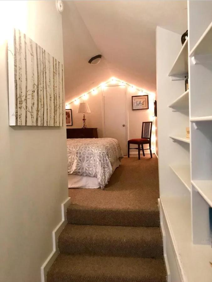 Cute And Cozy In Montrose, Near Parks, Eats And Shops Houston