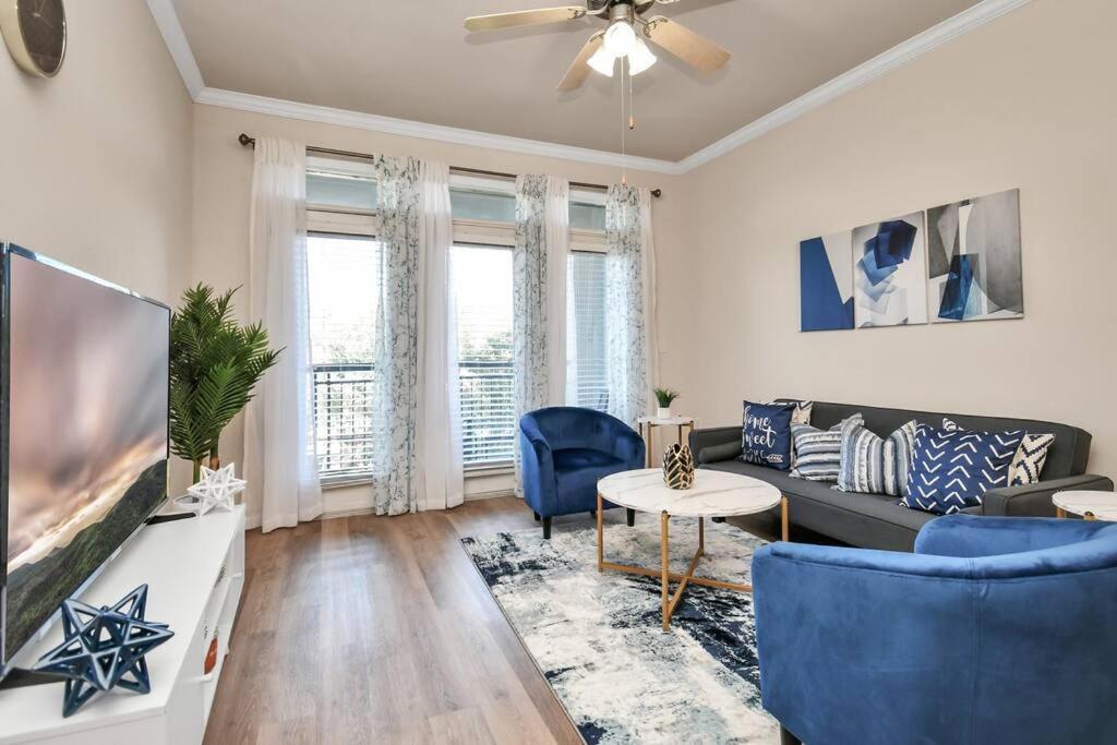 Ultimate Retreat Near Galleria-pool Houston