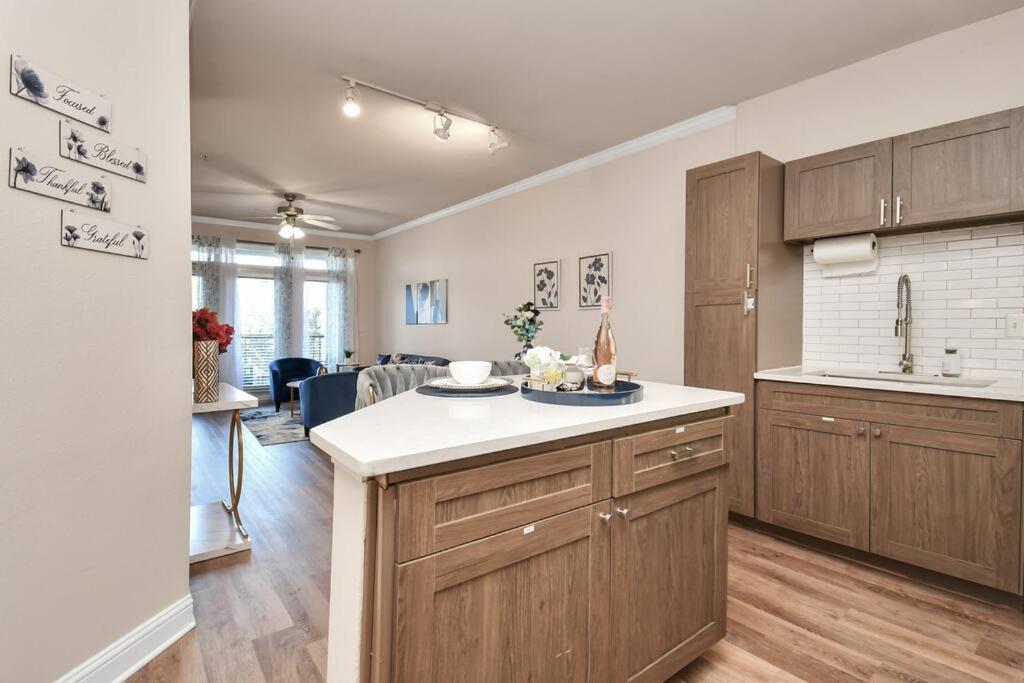 Apartment Ultimate Retreat Near Galleria-pool *