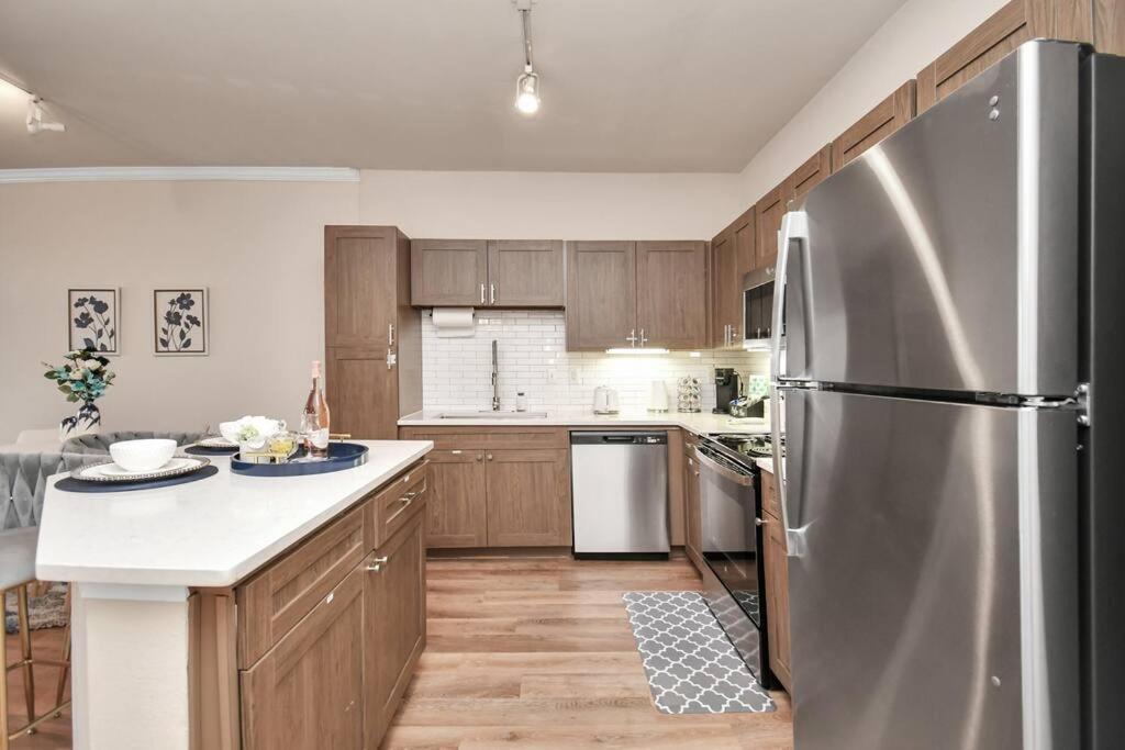 Apartment Ultimate Retreat Near Galleria-pool