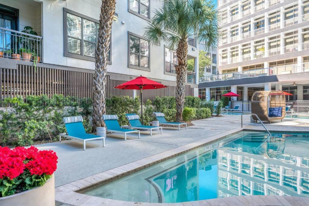 Apartment Ultimate Retreat Near Galleria-pool