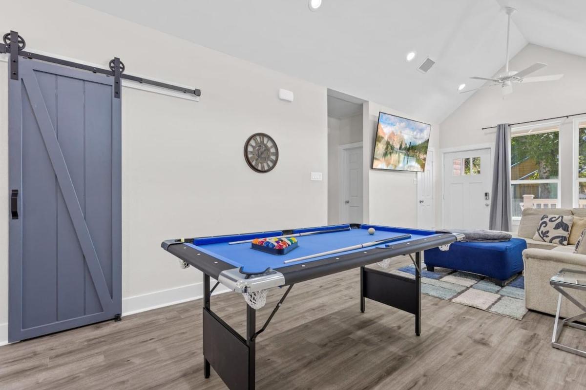 Holiday home Modern Retreat I Dtown 15 Min Sleeps 12 Parking 4
