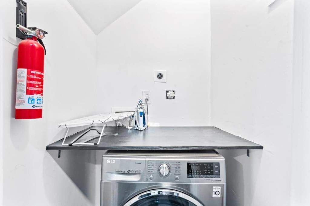 Apartment Rodeo Escape: Sleeps 8, Parking, Wi-fi, Free Gym Houston