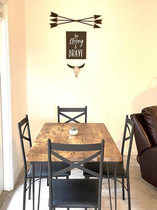 The Bentler #3 At Cambridge Apartment