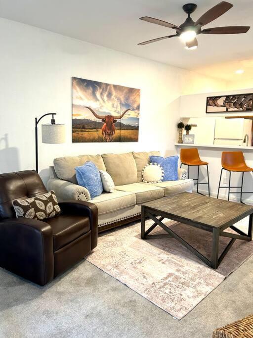 The Bentler #3 At Cambridge Apartment Houston